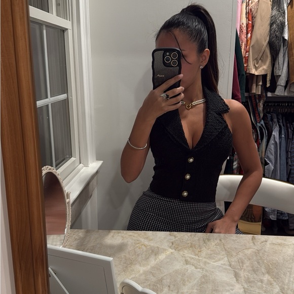 Alice + Olivia Black Halter Blouse with Notched Collar MERI HALTER VEST😍 - Picture 5 of 15